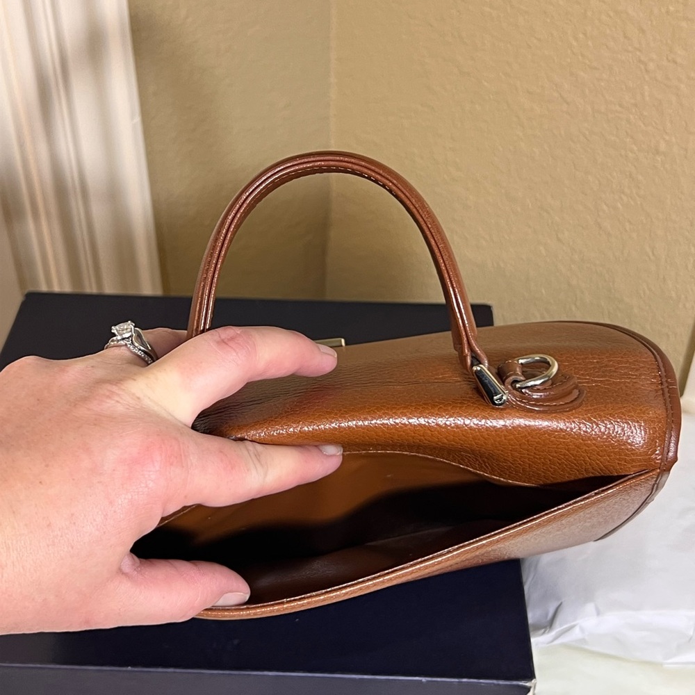 Vintage Burberrys Brown Leather Bag with Plaid Lining - Picture 12 of 16